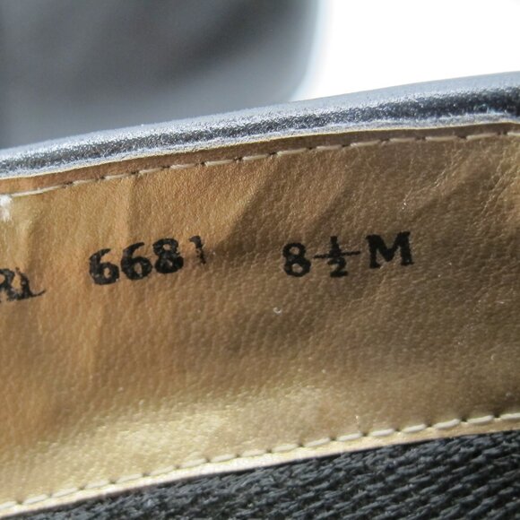 Fresco by Pierre Black ankle boots with gold tassel accent - 8.5M - Picture 6 of 6